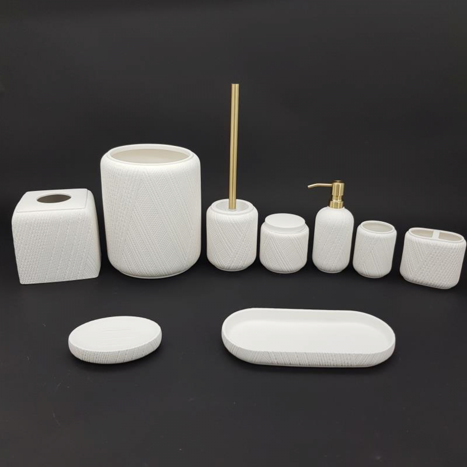 BATH ACCESSORY SET